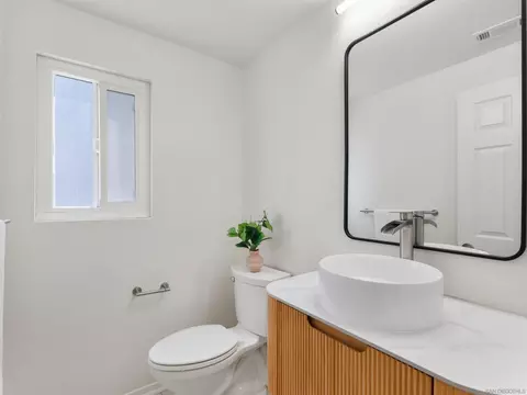 Bath - 2277 Dunstan, Oceanside, CA 92054 photo 1 of 5