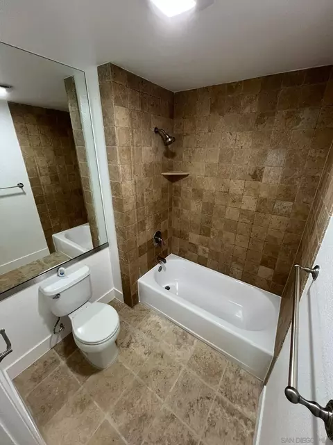 Bath - 9860 Dale #D8, Spring Valley, CA 91977 photo 1 of 4