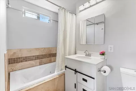 Bath - 13423 Floral Ave, Poway, CA 92064 photo 1 of 2