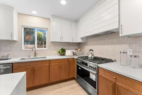 Kitchen - 9185 Altamont Rd, La Mesa, CA 91942 photo 2 of 6