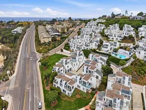 317 Arcaro Ln, Solana Beach, CA 92075