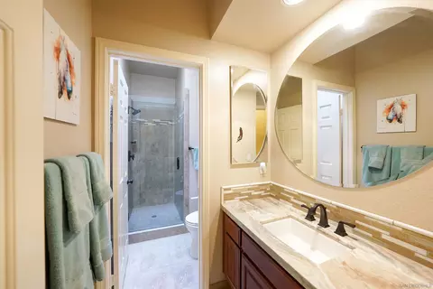 Bath - 17157 Woodson View Ln, Ramona, CA 92065 photo 3 of 4