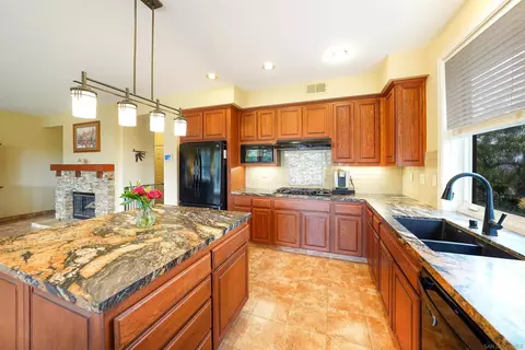 Kitchen - 17157 Woodson View Ln, Ramona, CA 92065 photo 1 of 2