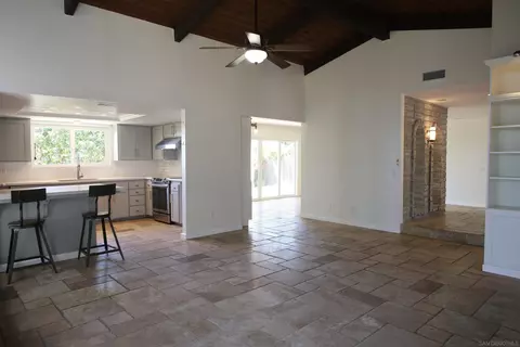 Living - 1134 Mcdonald Rd, Fallbrook, CA 92028 photo 5 of 24
