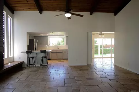 Living - 1134 Mcdonald Rd, Fallbrook, CA 92028 photo 3 of 24