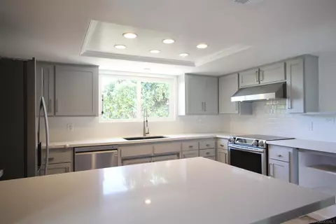Kitchen - 1134 Mcdonald Rd, Fallbrook, CA 92028 photo 3 of 7