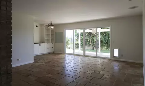 Living - 1134 Mcdonald Rd, Fallbrook, CA 92028 photo 8 of 24