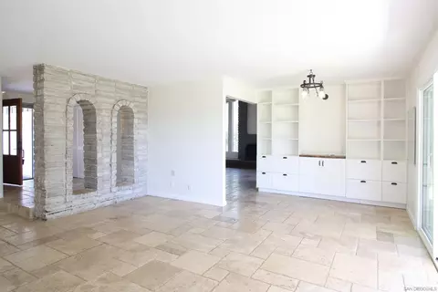 Living - 1134 Mcdonald Rd, Fallbrook, CA 92028 photo 20 of 24
