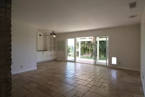 Living - 1134 Mcdonald Rd, Fallbrook, CA 92028 photo 21 of 24