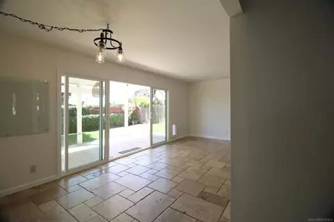 Living - 1134 Mcdonald Rd, Fallbrook, CA 92028 photo 16 of 24