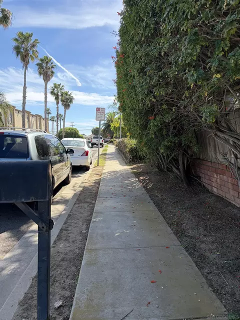 Exterior - 415 S Weitzel St, Oceanside, CA 92054 photo 4 of 5