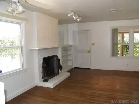 Living - 415 S Weitzel St, Oceanside, CA 92054 photo 2 of 2