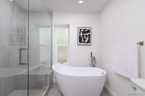 Bath - 534 Shanas, Encinitas, CA 92024 photo 3 of 5