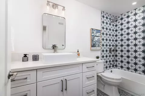 Bath - 534 Shanas, Encinitas, CA 92024 photo 5 of 5