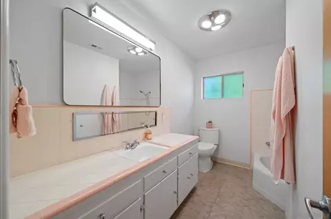 Bath - 3958 Kenwood Dr, Spring Valley, CA 91977 photo 1 of 2