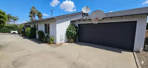 Exterior - 727 N Main Ave, Fallbrook, CA 92028 photo 3 of 9