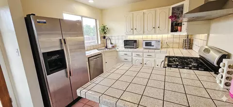 Kitchen - 727 N Main Ave, Fallbrook, CA 92028 photo 1 of 1