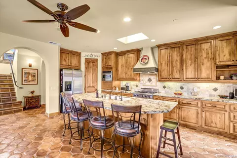 Kitchen - 584 S Grade, Alpine, CA 91901 photo 2 of 4