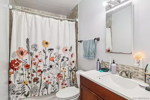 Bath - 1097 Wayside Ave, El Cajon, CA 92021 photo 3 of 4