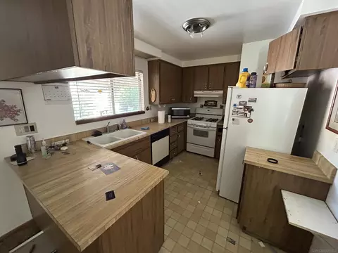 Kitchen - 3164 Carr Dr, Oceanside, CA 92056 photo 1 of 2