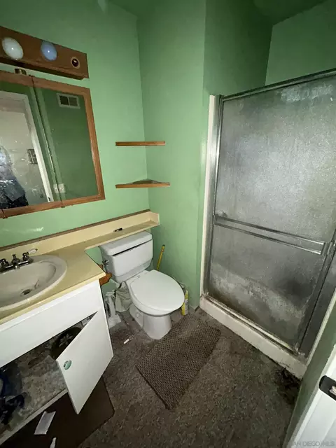 Bath - 3164 Carr Dr, Oceanside, CA 92056 photo 3 of 3