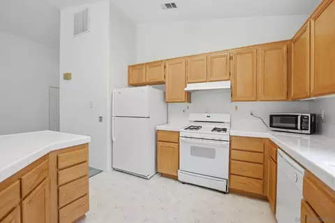 29704 Platanus Dr, Escondido, CA 92026 photo 8