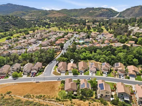 29704 Platanus Dr, Escondido, CA 92026 photo 3