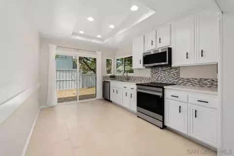 Kitchen - 8028 Caminito Mallorca, La Jolla, CA 92037 photo 1 of 4