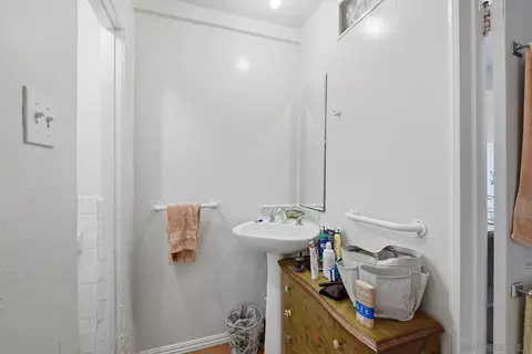 Bath - 425 S Horne St, Oceanside, CA 92054 photo 5 of 5