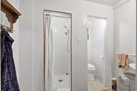 Bath - 425 S Horne St, Oceanside, CA 92054 photo 4 of 5