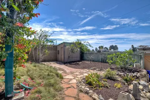 Exterior - 425 S Horne St, Oceanside, CA 92054 photo 5 of 8