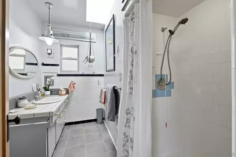Bath - 425 S Horne St, Oceanside, CA 92054 photo 1 of 5