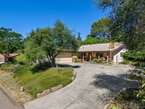 Exterior - 951 Beverly, Vista, CA 92084 photo 4 of 14