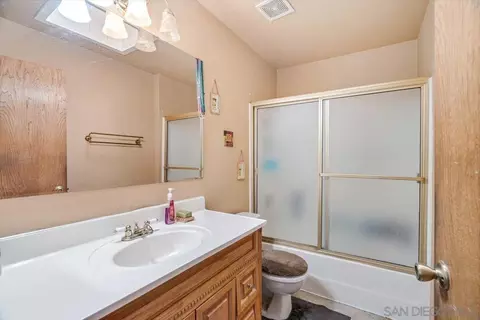 Bath - 951 Beverly, Vista, CA 92084 photo 1 of 4