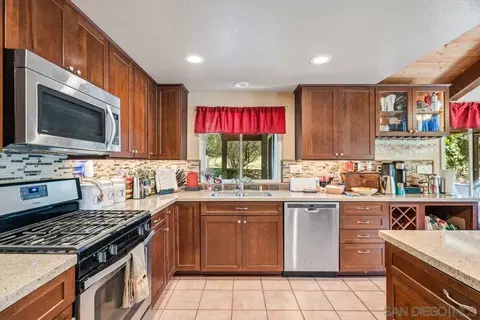 Kitchen - 951 Beverly, Vista, CA 92084 photo 3 of 4