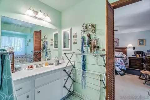 Bath - 951 Beverly, Vista, CA 92084 photo 4 of 4