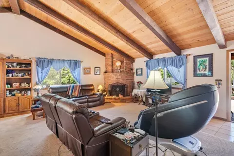 Living - 951 Beverly, Vista, CA 92084 photo 3 of 5