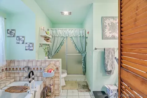 Bath - 951 Beverly, Vista, CA 92084 photo 2 of 4