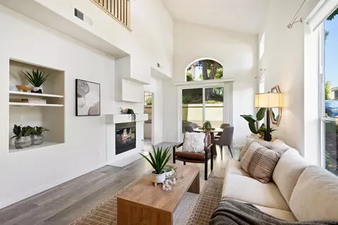 3696 Ruette De Vl, San Diego, CA 92130