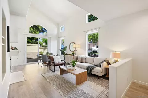 3696 Ruette De Vl, San Diego, CA 92130