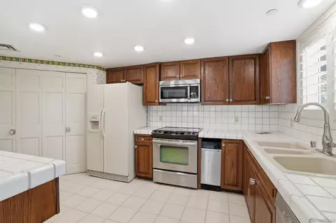 Kitchen - 1099 1st St #223, Coronado, CA 92118 photo 4 of 4