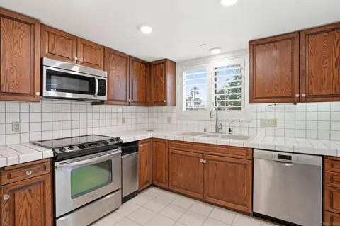 Kitchen - 1099 1st St #223, Coronado, CA 92118 photo 2 of 4