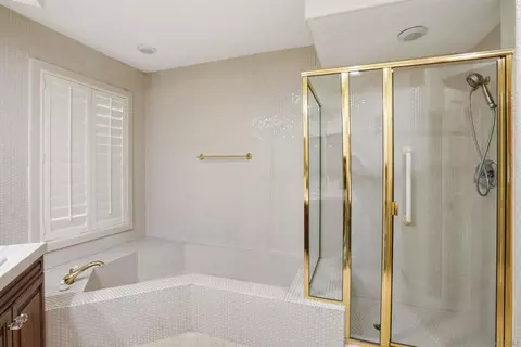 Bath - 1099 1st St #223, Coronado, CA 92118 photo 1 of 6
