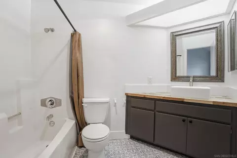 Bath - 3039 Brookpine, Spring Valley, CA 91978 photo 1 of 2