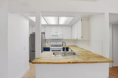 Kitchen - 3039 Brookpine, Spring Valley, CA 91978 photo 5 of 5