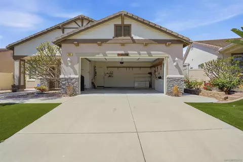 Exterior - 761 Aldea Dr, Oceanside, CA 92057 photo 2 of 6