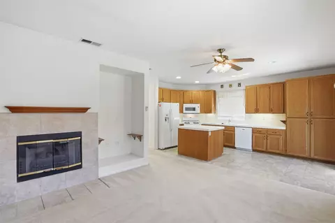 Living - 761 Aldea Dr, Oceanside, CA 92057 photo 10 of 10