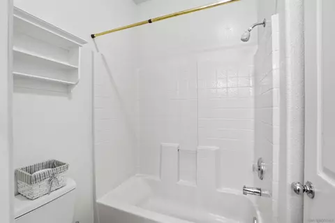 Bath - 761 Aldea Dr, Oceanside, CA 92057 photo 3 of 3