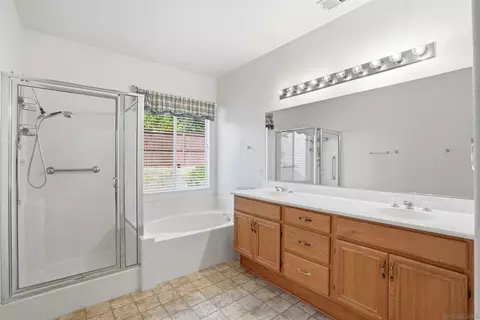 Bath - 761 Aldea Dr, Oceanside, CA 92057 photo 1 of 3