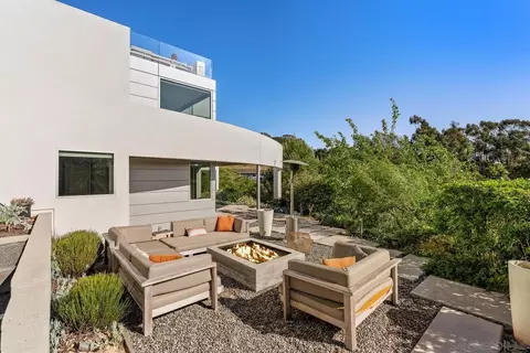 Exterior - 15045 Rancho Real, Del Mar, CA 92014 photo 7 of 12